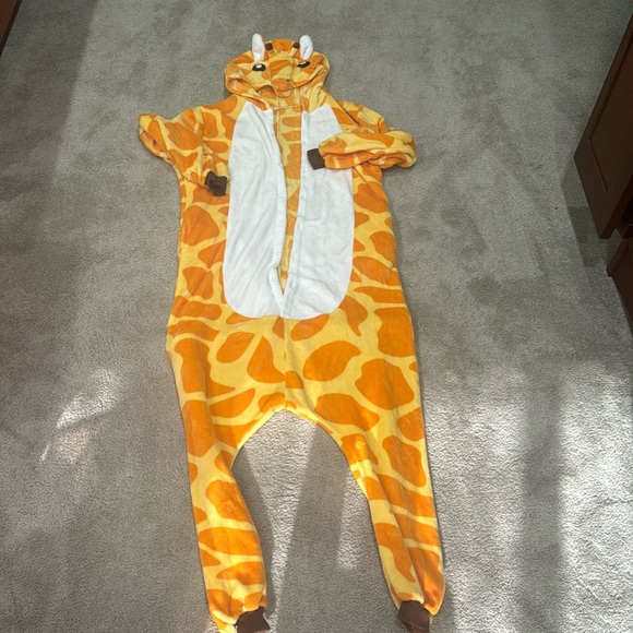 Giraffe Costume - Picture 2 of 2